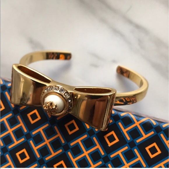 Tory Burch EUC 14KGP Gold Bow Cuff Bracelet w/ TB LOGO, unworn but not new - Picture 5 of 8